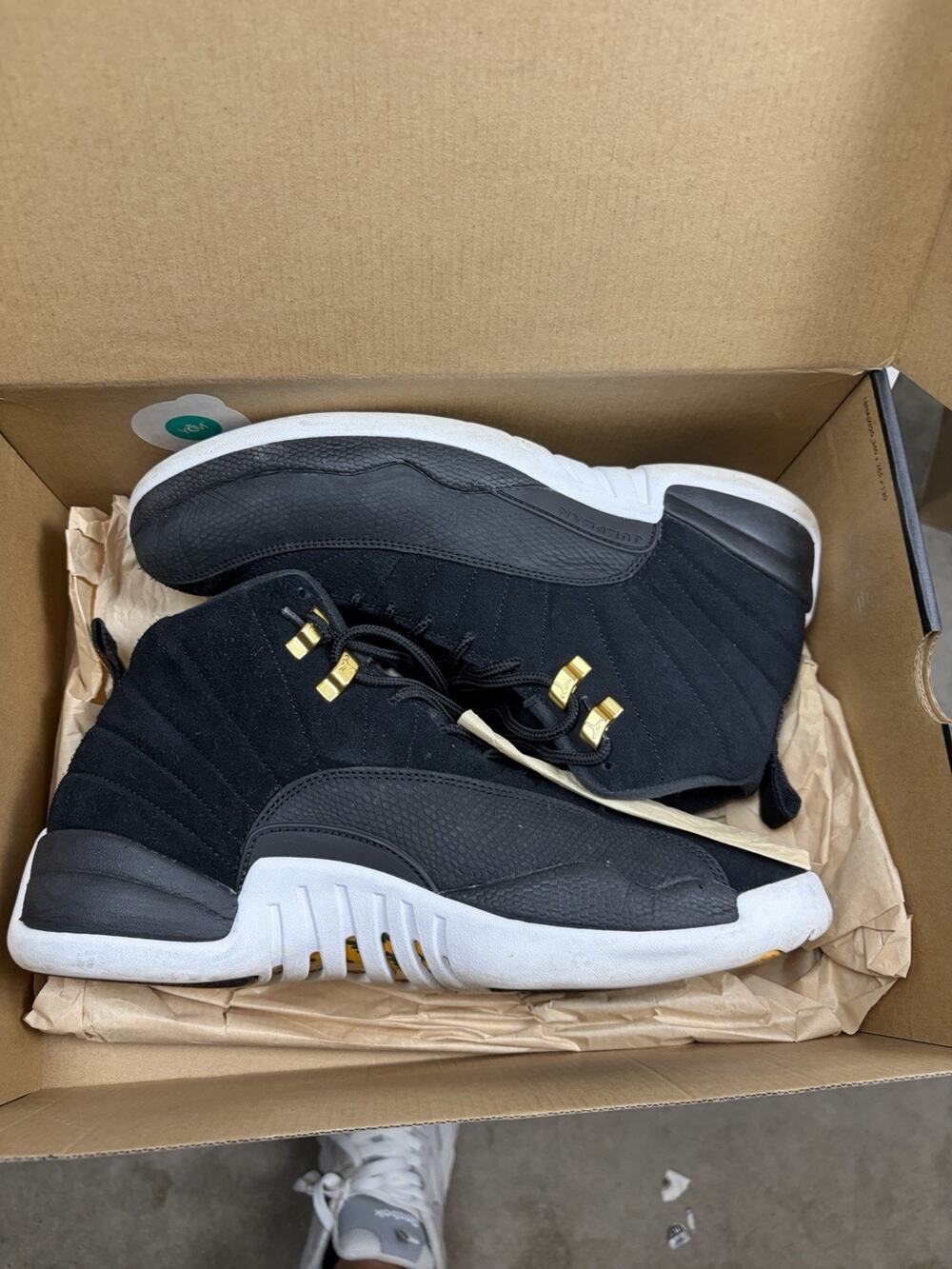 Air Jordan 12 Retro Reverse Taxi Men’s 11.5 Black Gold White 130690-017